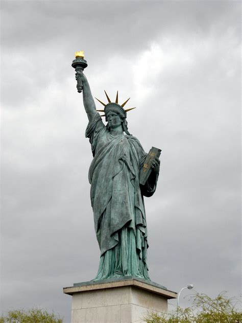 Estatua De La Libertad París En París 12 Opiniones Y 35 Fotos