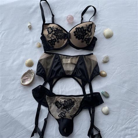 Beautiful Vintage Lingerie Set 32b Padded Bra Depop