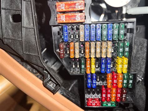 Need A Pic Of The Fuse Box From A 2011 2017 Cayenne Rennlist Porsche Discussion Forums