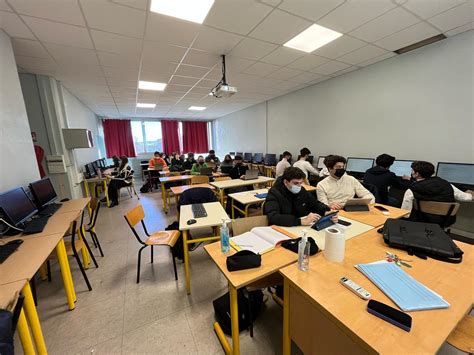 Au lycée Louis Pasteur on vise lexcellence