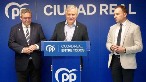 Cañizares presenta un programa electoral con 283 medidas para