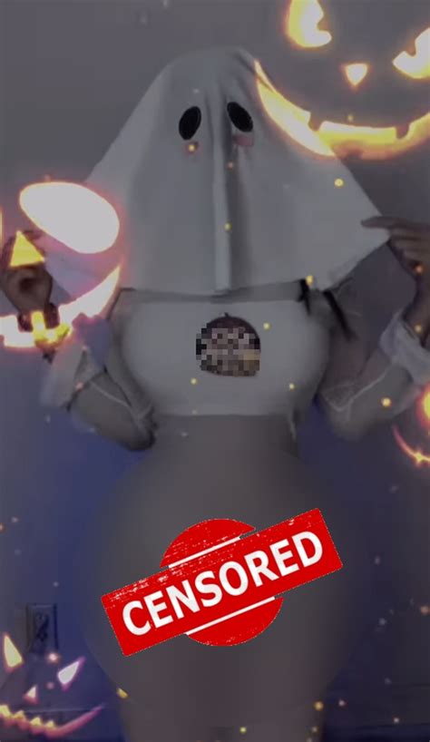 Hot girl MXH tiếp tục bất chấp cởi đồ quảng cáo trá hình cho trang web cấm