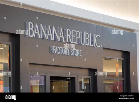 Banana Republic Store At The Fashion Outlets Of Chicago Mall In
