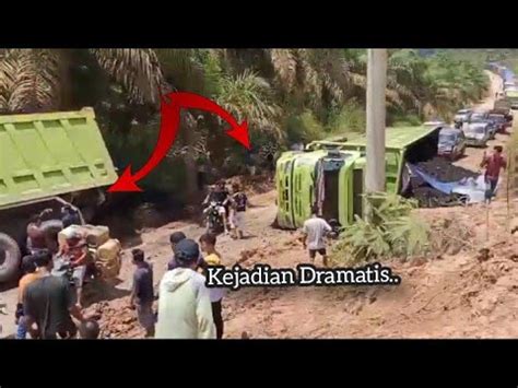 Geger Warga Sekampung Dua Truk Hino 500 Tumbang Gagal Evakuasi YouTube