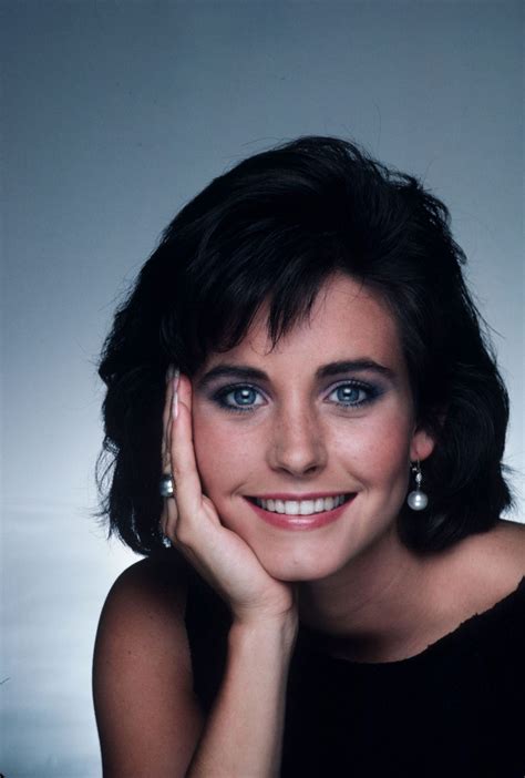 19 Unseen Photos of Courteney Cox Young - ZestVine - 2025