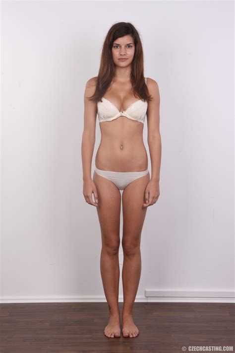 Hot Looking Sexy Chick Shows Of Natural Fir XXX Dessert Picture