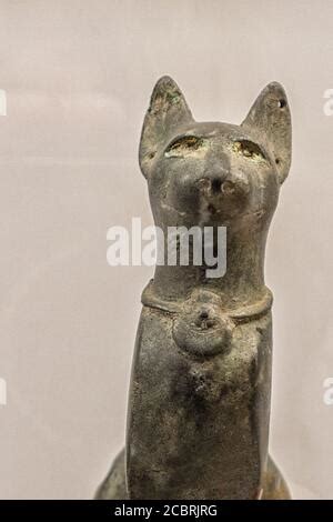 Bastet D Esse Gyptienne Statue En Studio Photo Stock Alamy