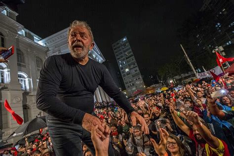 Após derrotas no STF militantes decidem fazer greve de fome por Lula