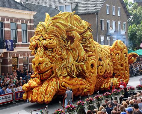 The Annual ‘Corso Zundert’ Flower Parade Features Radically Designed ...