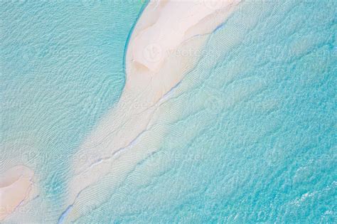 Ver O Seascape Belas Ondas Gua Do Mar Azul Em Um Dia Ensolarado