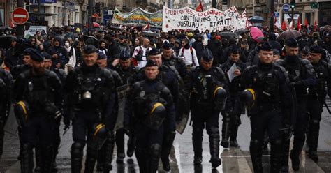 Francia El Constitucional Avala El Retraso De La Edad De Jubilación