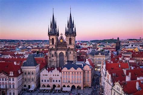 【visita La Iglesia De Tyn En Praga Información General】 — Guia De Viaje