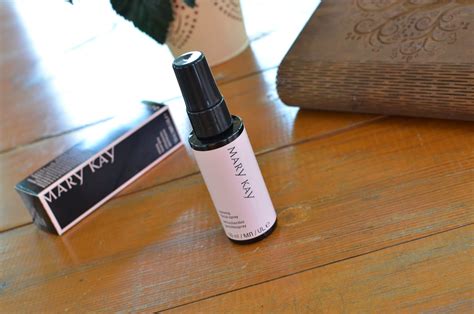 MARY KAY Reviving Facial Spray Освежающий спрей для лица от Skindinavia ...