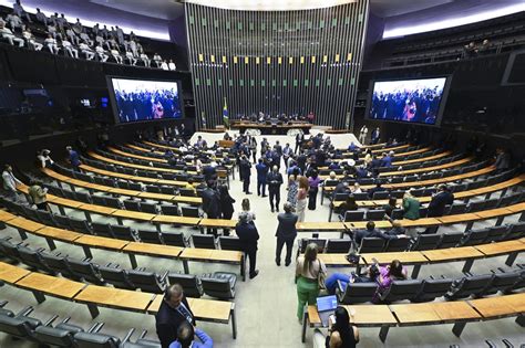 Congresso Promulga PEC Que Perdoa Partidos E Reduz Recursos Para