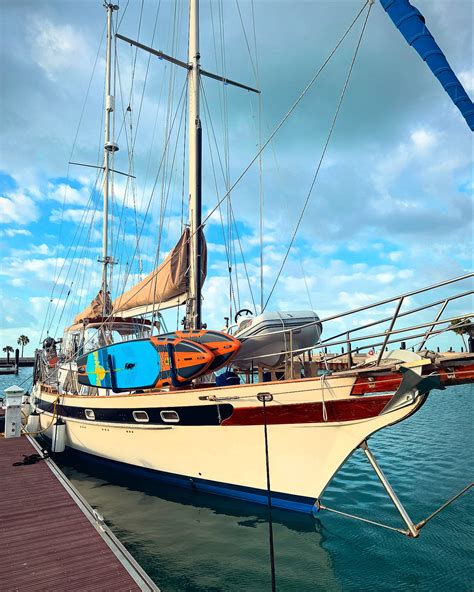 Sailing Doodles | First sail on the Island Spirit 525e! My cre