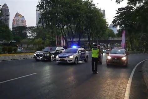 Ada Aturan Baru Lampu Rotator Mobil Kendaraan Dinas Polri Bicara