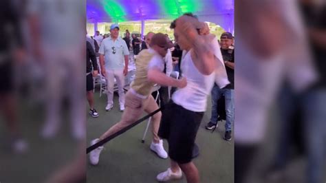 Video Canelo golpea a influencer para cumplirle su sueño ABC Noticias