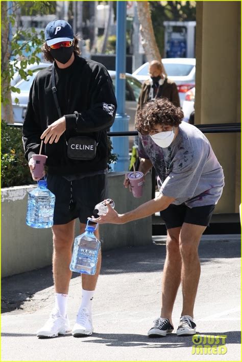 Noah Centineo Hits the Gym with Jacob Elordi! | Photo 1308237 - Photo Gallery | Just Jared Jr.