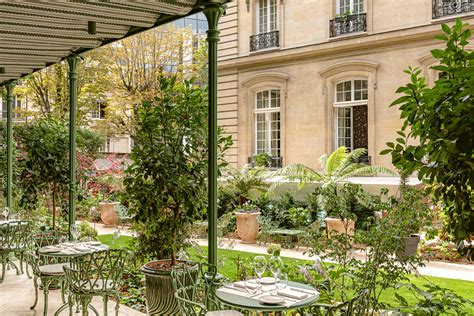 Les Plus Beaux Hotels De Paris Pour Vivre La Fashion Week Les Hardis