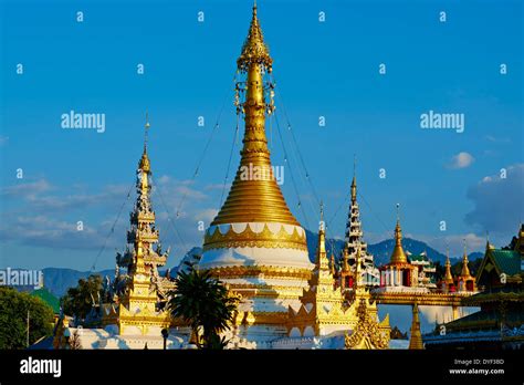 Thailand Mae Hong Son Wat Chong Klang On The Nong Chong Kham Stock