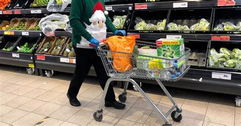 Boxing Day opening times for Tesco, Sainsburys, Morrisons, Asda, Aldi