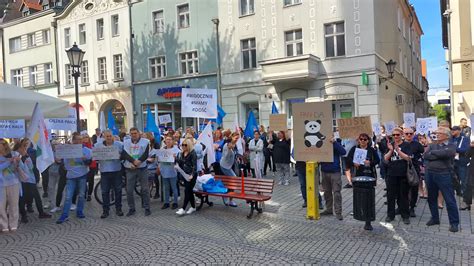 Protest Solidarno Ci W Sprawie Podwy Ek Dla Pracownik W Miejskich