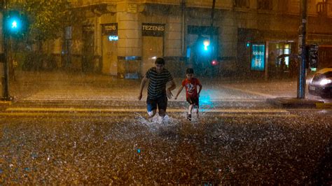 Ausgangsverbot für 10 000 Spanien wegen starken Unwettern Weather