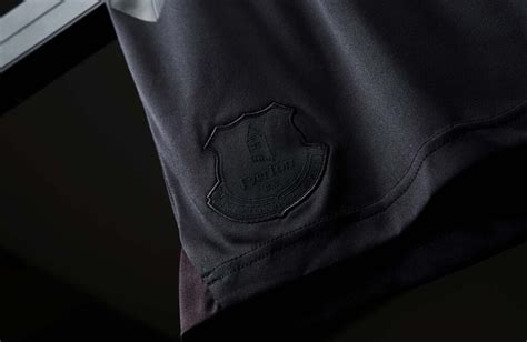 Hummel X Everton Divulgam A Nova Camisa Reserva Para A Temporada