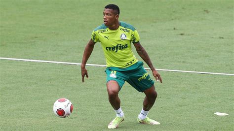 Palmeiras dá aumento para Danilo e renova contrato até 2026 palmeiras