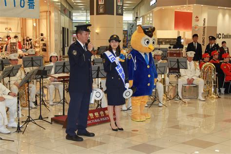 愛知県警察広報課 On Twitter 【東警察署】 1月11日 イオンモールナゴヤドーム前で一日警察署長に東海テレビアナウンサー「柴田