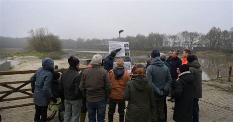 natuurliefhebber jan wordt gelukkig van gekapt bos en ook fijn zijn