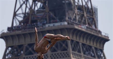 Red Bull Cliff Diving le Français Gary Hunt en tête Iffland sacrée