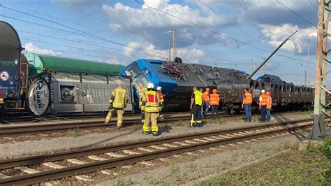 Schwerer Unfall Auf Rangierbahnhof In Seelze Lokf Hrer Verletzt