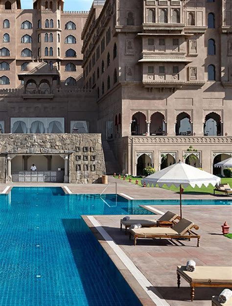 Accommodations Fairmont Mumbai Luxury Hotel