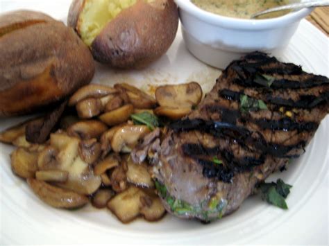 Serena's Medium Rare: Steak, Argentina Style Baby!