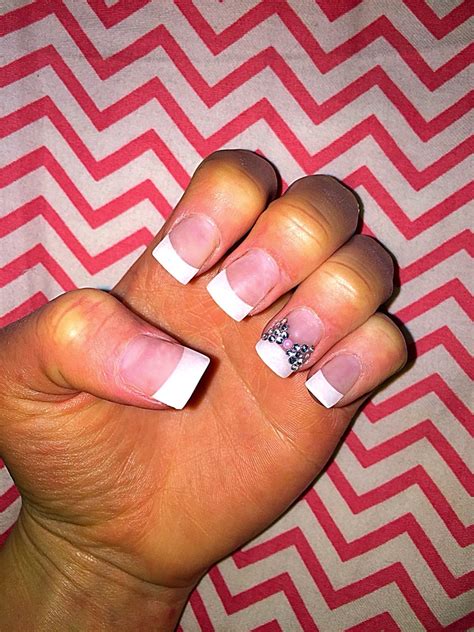 French Tip With Rhinestone Bow Nails Nail Art Diy Nails Nail Art