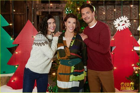 Jessica Szohr Teams With Hilary Farr For 'Designing Christmas' On Discovery+: Photo 4853253 ...