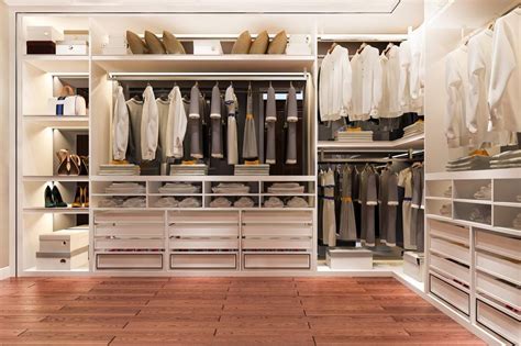 18 Luxury Walk In Closet Ideas That Will Blow Your Mind