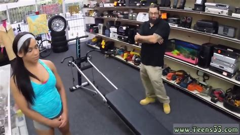 Amateur French Squirt Cam Muscular Chick Spreads Eagle For Cash