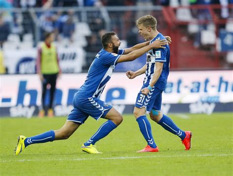 Bilderstrecke Zu Hsv Rettet Sich In Bundesliga Relegation Gegen Ksc