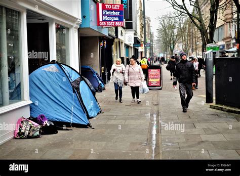 Homeless Tent Hi Res Stock Photography And Images Alamy