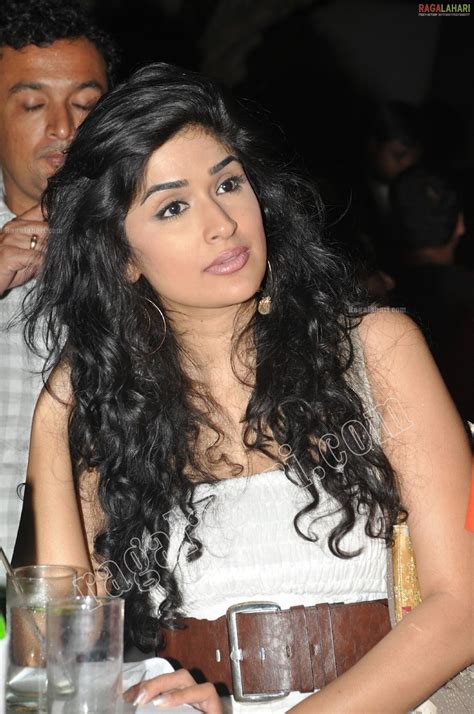 Hot Actress Pics Anjala Zaveri