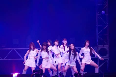 Niziu、女王蜂、乃木坂46ら全6組が出演 『バズリズム Live 2023』、2日目のオフィシャルレポートが到着 Musicman