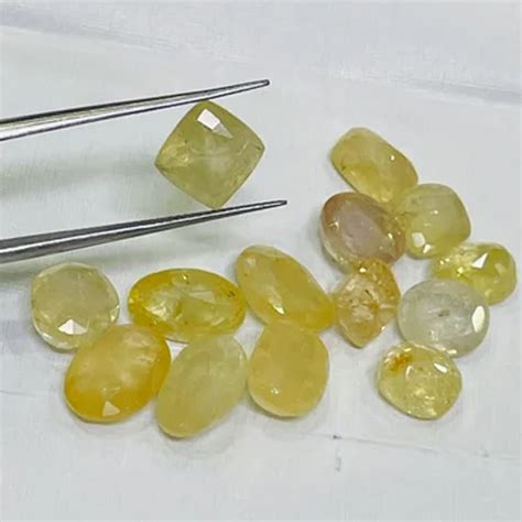 Sri Lankan Natural Ceylon Yellow Sapphire At Inr In Jaipur K