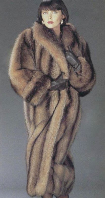 Pin By Alberto Ose Filguiras On Undershirts Fox Fur Coat Fur Coat