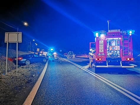 Wypadek trzech samochodów na krajowej ósemce Droga zablokowana w