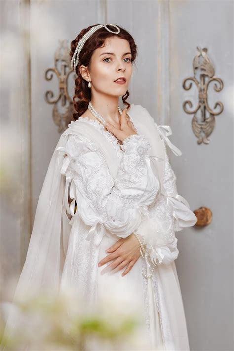 Renaissance White Wedding Dress Ever After Style Woman Dress Set 15th