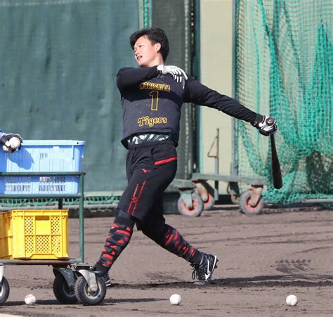 ロングティーを行う森下（撮影・成瀬 徹） ― スポニチ Sponichi Annex 野球