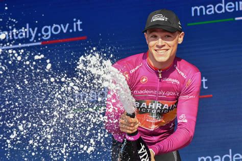 Giro 2023 Jonathan Milan Va Essayer De Garder Le Maillot Cyclamen