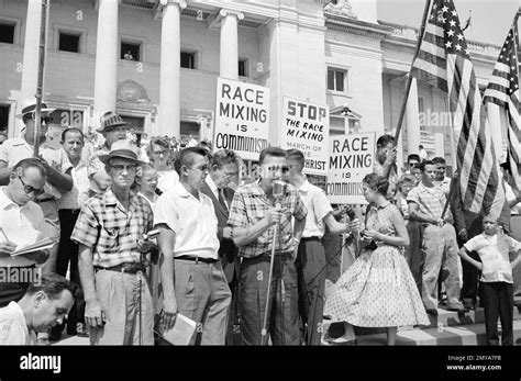 Segregation Signs Hi Res Stock Photography And Images Alamy